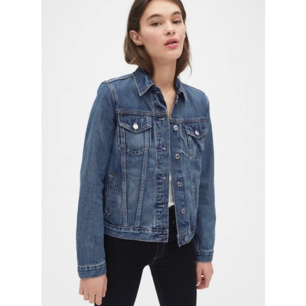 GAP Women's Classic Blue Denim Jean Jacket